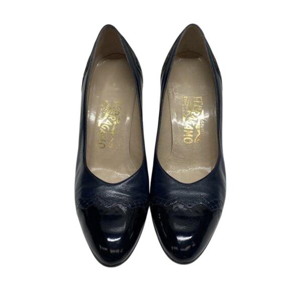 Authenticated Ferragamo Navy Reptile Leather Pumps - Picture 1 of 10
